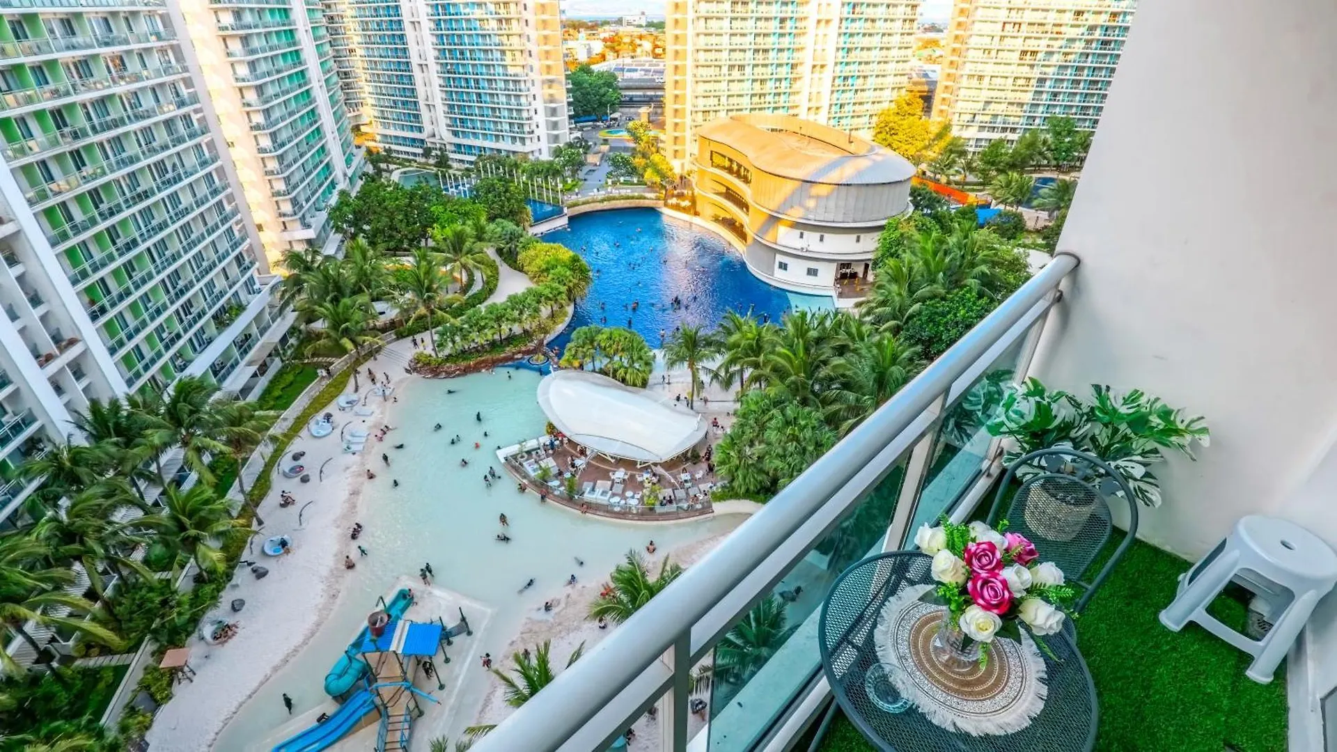 Stunning 1-Bed Apartment In Paranaque Manila 0*,  Philippines